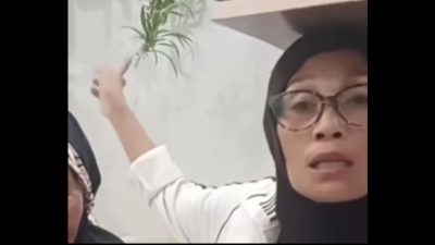 Tangkapan layar ibunda Indah Permatasari mencibir Ari Kriting (Sumber: @lambe_turah)