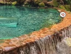 Indahnya Lembah Tepus di Gunung Salak, Biru Jernihnya Air Buat Wisatawan Terpukau