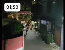 Viral, Gengster Bawa Celurit Serang Satu Kampung di Bogor