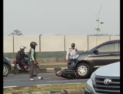 Viral, Motor Ojol Kecelakaan Masuk Kolong Mobil di Bogor