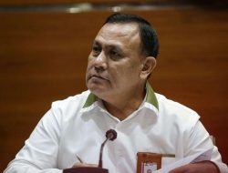 Jokowi Teken Keppres, Firli Bahuri Diberhentikan Sementara