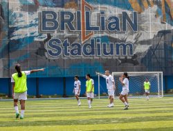 Garuda Muda Mendunia Coaching Clinic Bersama Radja Nainggolan