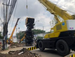 Mobil Crane Terbalik : Proses Evakuasi dan Kronologi
