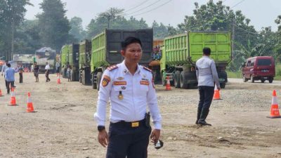 Viral, Pungli di Kantong Parkir Truk Tambang Parung Panjang Bogor