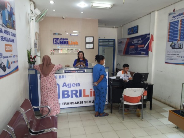 Kisah Wanita Hebat AgenBRILink Dorong Literasi Keuangan