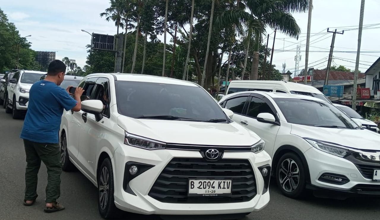 Libur Waisak, Puluhan Ribu Kendaraan Padati Kawasan Puncak Bogor